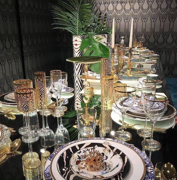 Kryształowy kieliszek do szampana Roberto Cavalli Home, z kolekcji Monogram Gold