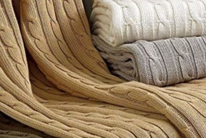 Koc kaszmirowy Ralph Lauren Home, z kolekcji Cable (Burnished Chamois)