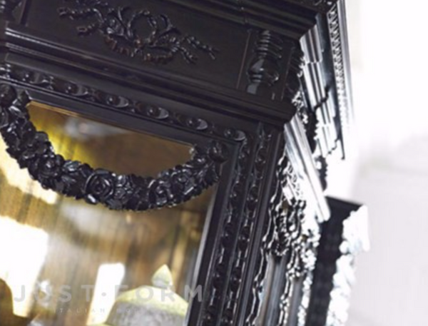 Luke display cabinet by Gianfranco Ferré Home