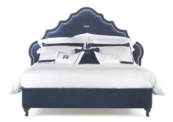 Marriott bed by Gianfranco Ferré Home