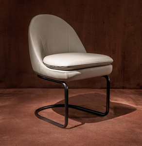 Monography Maxime chair