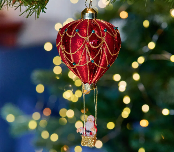Christmas ornament – Santa Claus in a red balloon with a glitter basket
