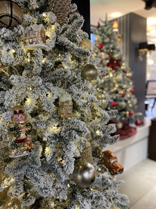 Deluxe Christmas Tree 240 cm - LED 700