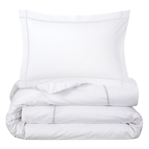 Yves Delorme bedding set, from the Athena collection (Silver)