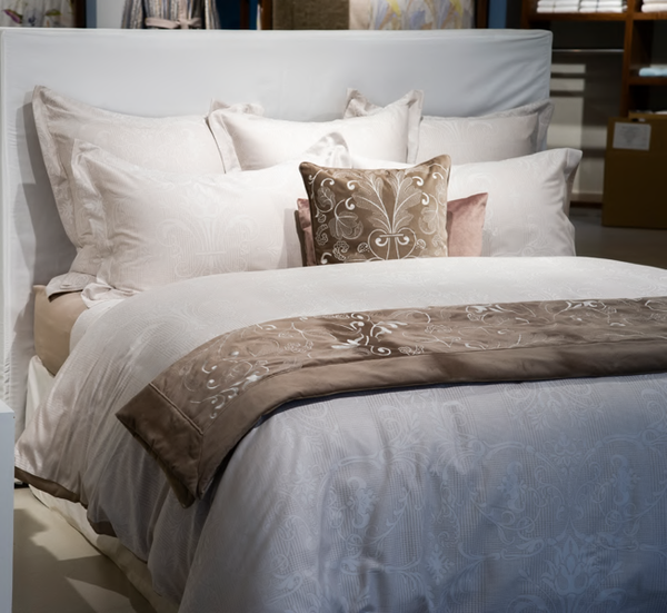 Poszewka na poduszkę Yves Delorme, z kolekcji Tenue Chic