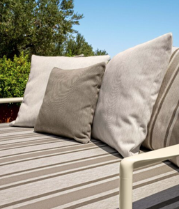 Nalu armchair by Talenti