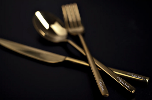 Set of six table knives from the Roberto Cavalli Home Logo collection