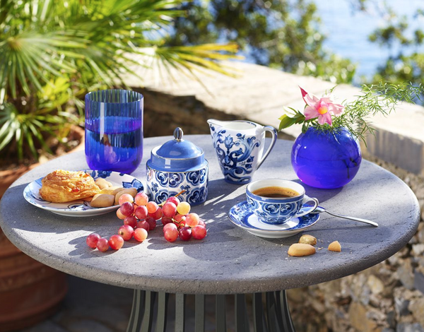 The Dolce&Gabbana cup and cappuccino saucer from the Blu Mediterraneo collection