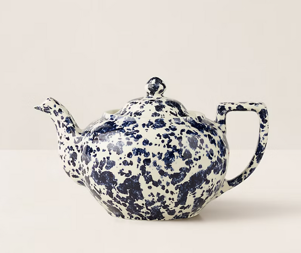 Imbryk do herbaty marki Ralph Lauren Home x Burleigh, z kolekcji Antique Marble