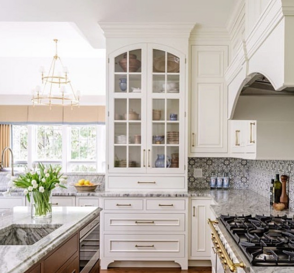 Chandelier E.F Chapman Classic Ring