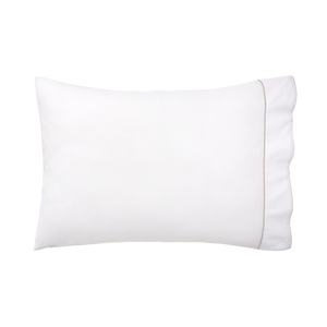 Yves Delorme bedding set, from the Flandres (Pierre) collection