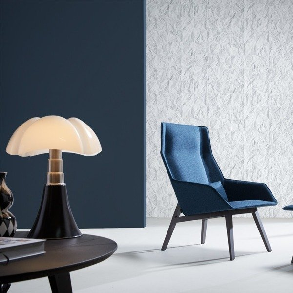 Wallpaper imitating crumpled paper