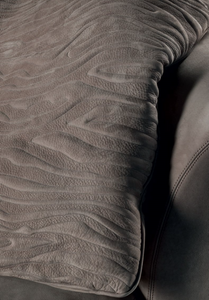 Nip sofa by Longhi