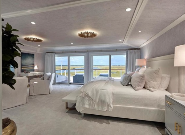 Claymore Grande plafond designed by E.F Chapman Visual Comfort brand