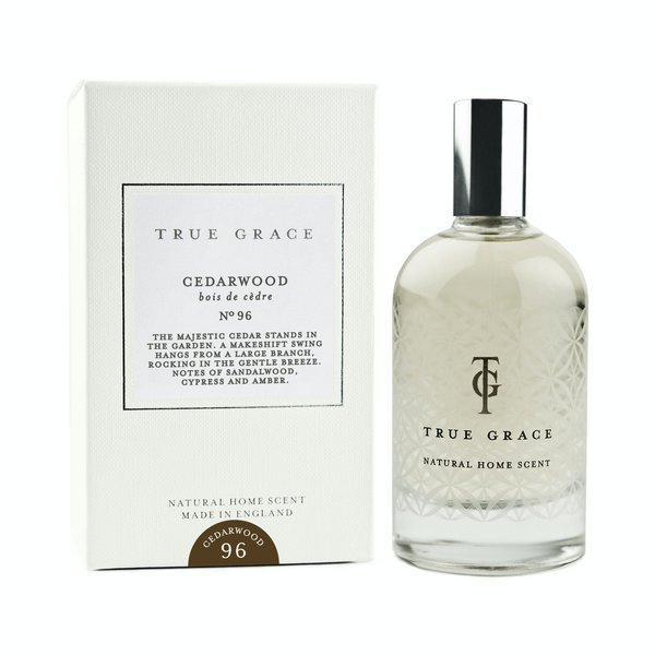 Perfumy dla domu True Grace Cedarwood, z kolekcji Village Produkty